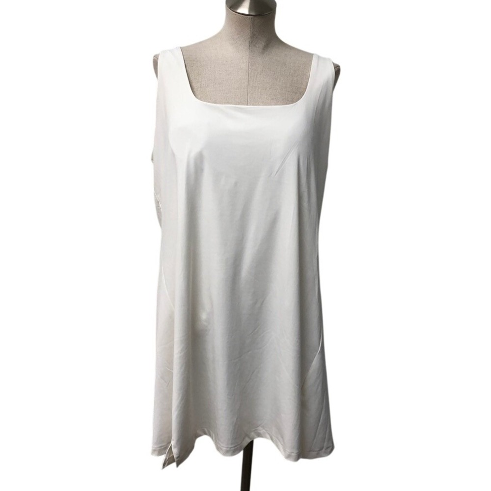 Old Navy PowerSoft Active Dress Womens XXL Plus White Built-in Bra Shorts Pocket